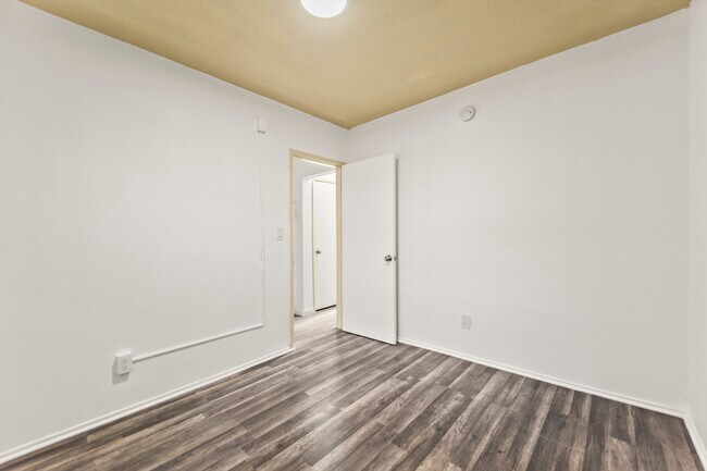 Building Photo - 8027 S Broadway