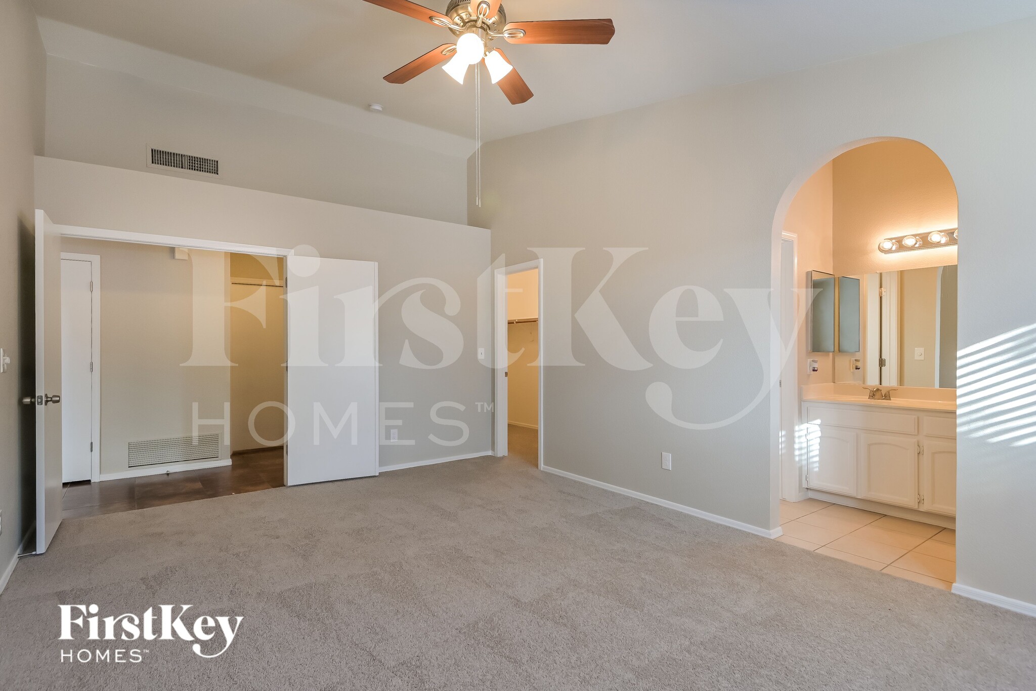 Building Photo - 9550 E Caldwell Dr