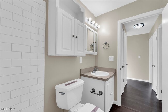 Building Photo - 18804 Rockland Ave