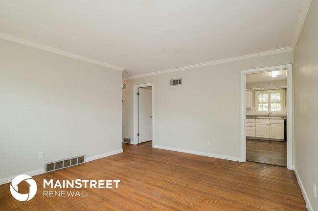 Building Photo - 670 Florland Dr
