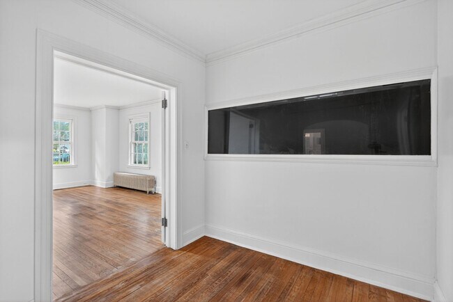 Building Photo - 1436 Acadia St