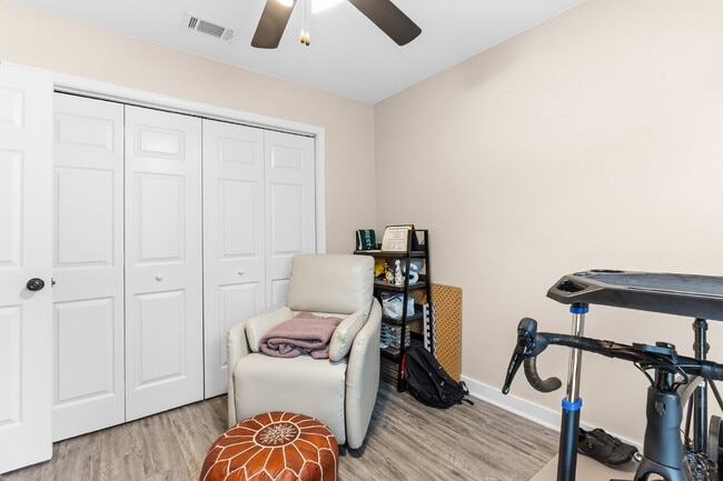 Building Photo - 105 Tahoma Dr