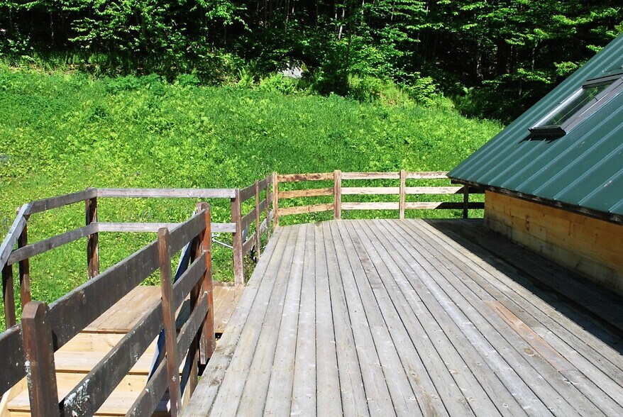 Building Photo - 1568 Camels Hump Rd