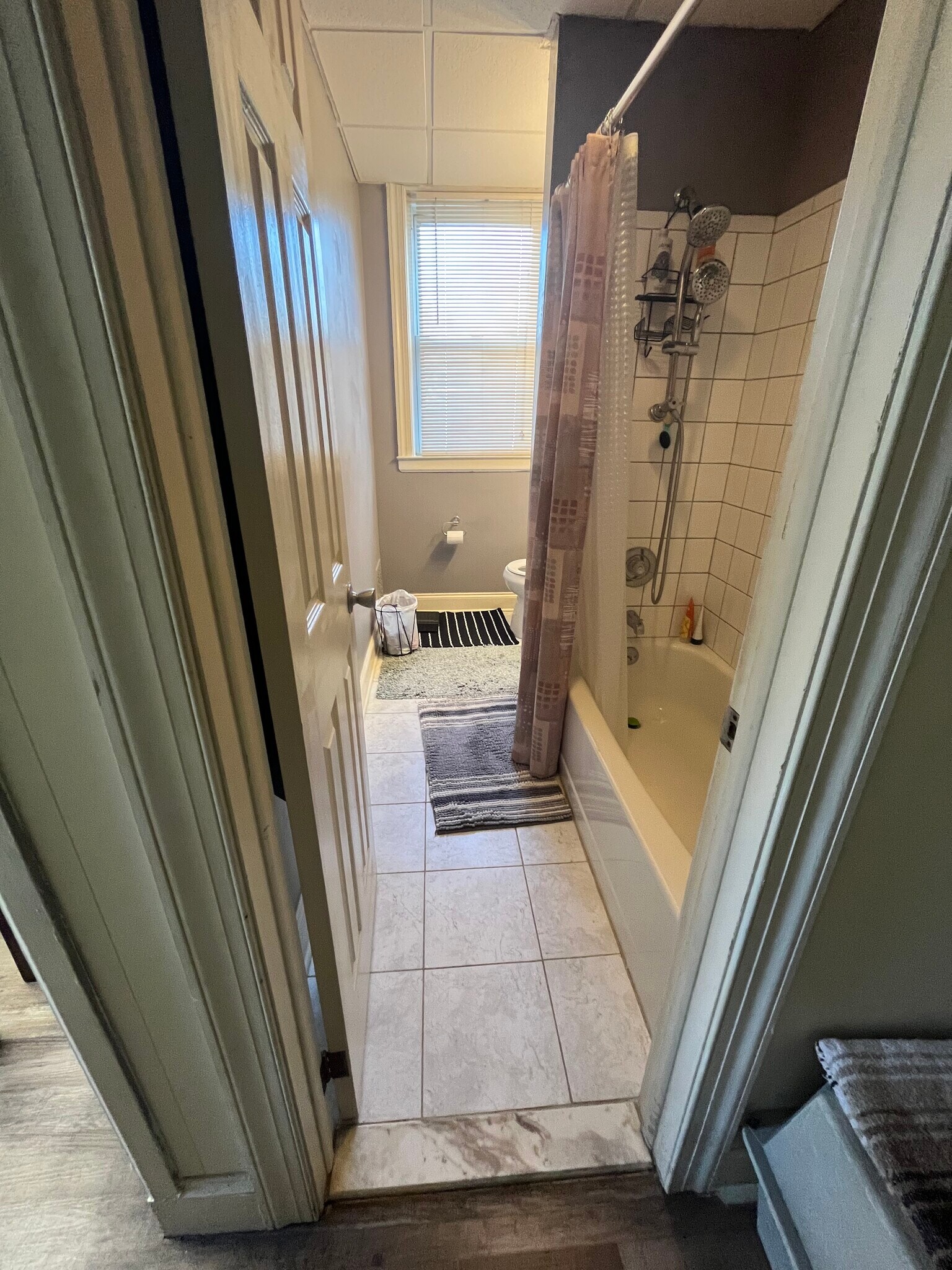 Building Photo - 411 7th St