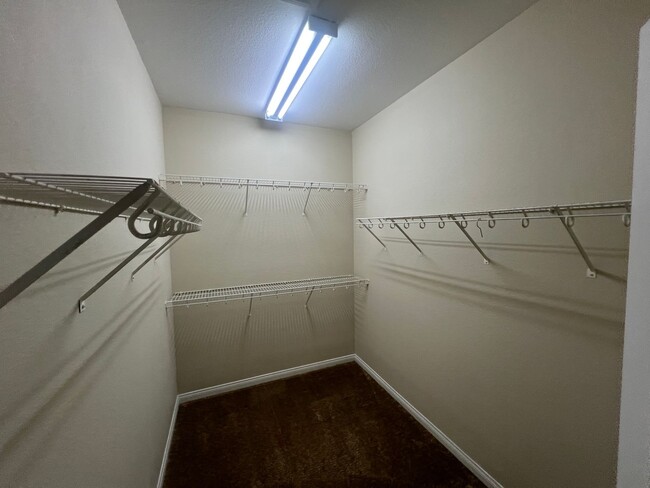 Building Photo - NLV Single Story - 4 Bdm