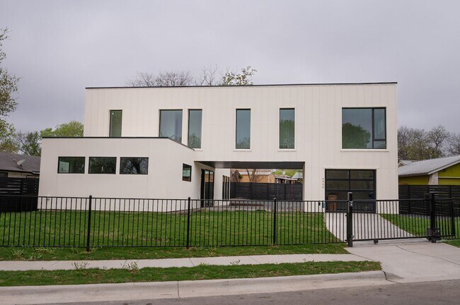 Building Photo - Modern, Updated, South Austin Two Story