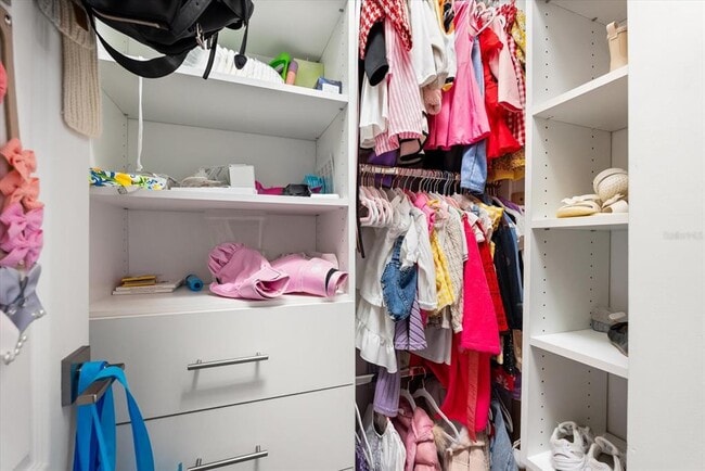 Building Photo - 520 Lanark Ct