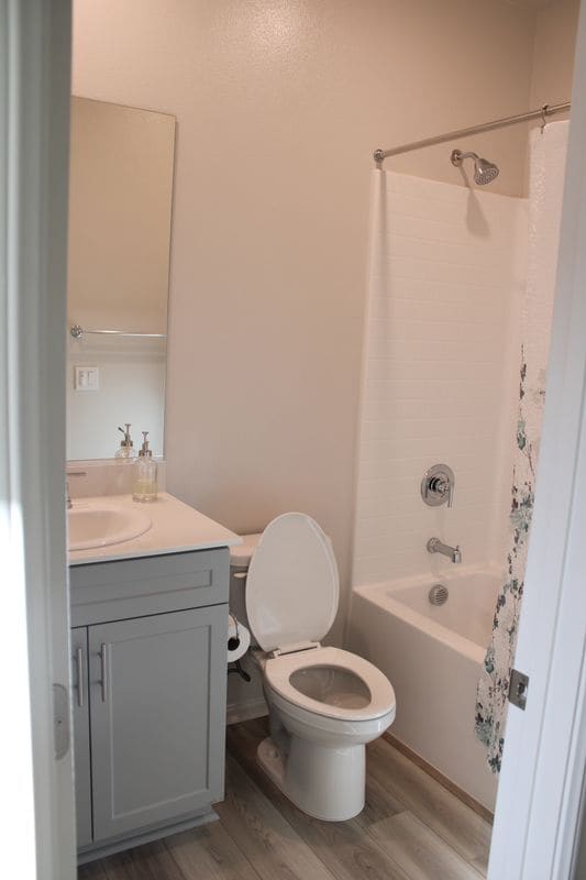 Building Photo - 40885 Melrose Dr