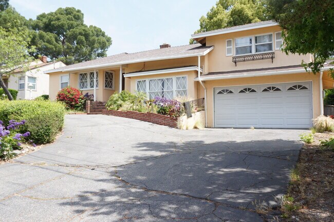 Building Photo - 3153 Orange Ave