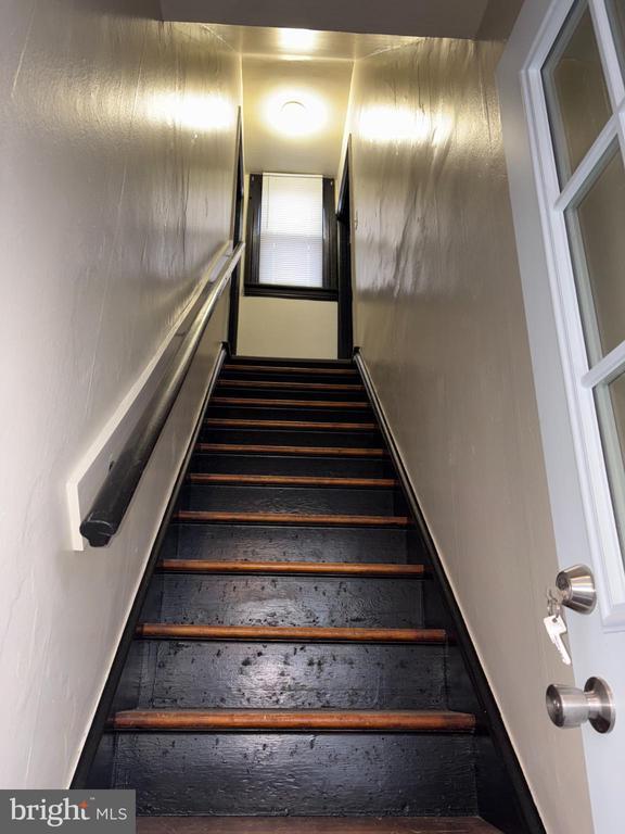 Building Photo - 121 E Washington St