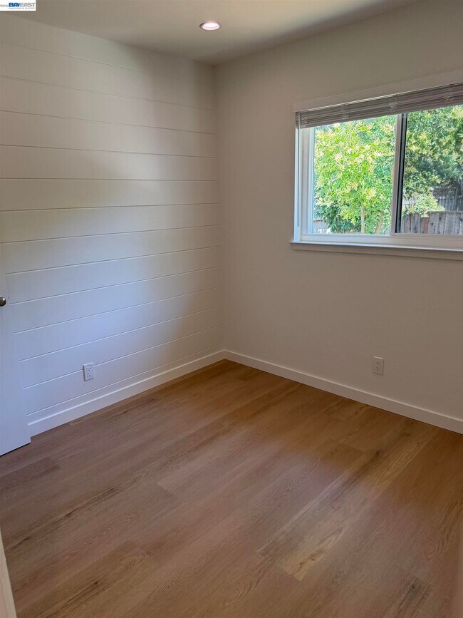 Building Photo - 74-78-78 Palana Ct