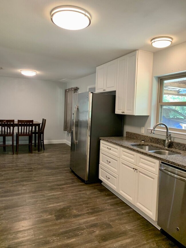 Building Photo - 3BD/BA House for Lease off Hwy 1065 in Independence