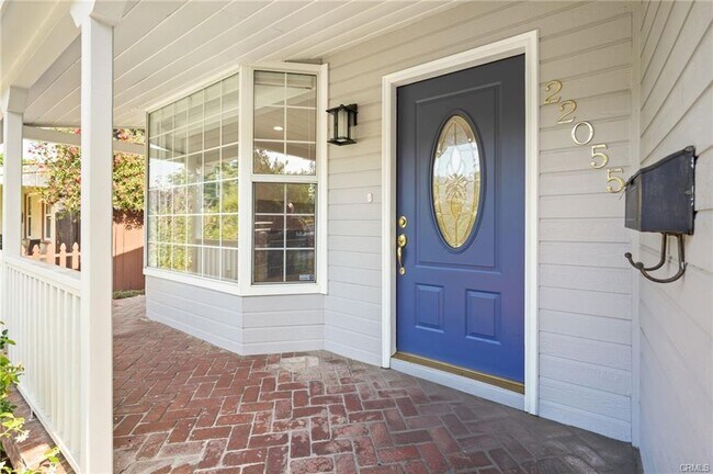 Building Photo - 22055 Del Valle St