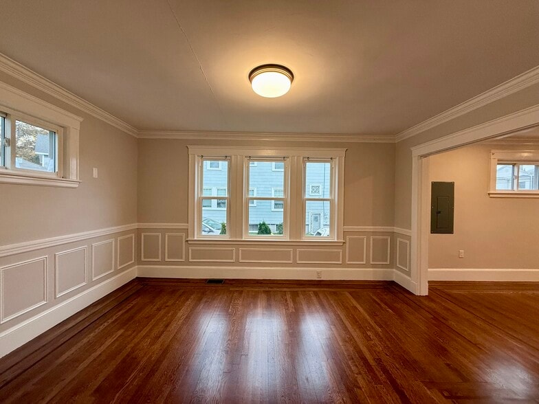 Primary Photo - 224 Faneuil St