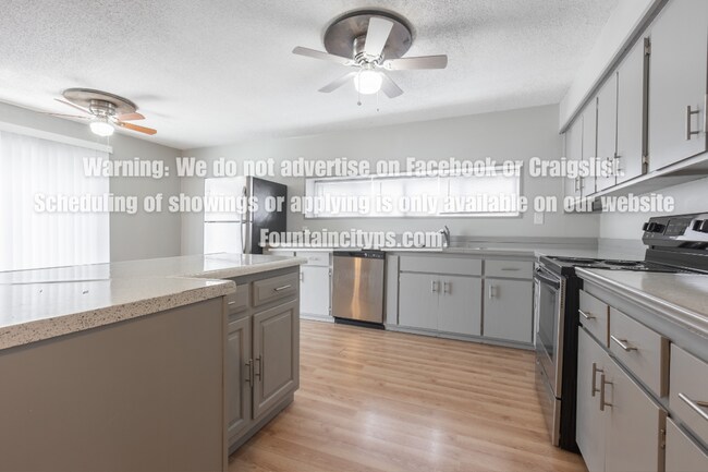 Building Photo - Spacious 4 Bed / 3 Bath Townhome in Liberty – Pet Friendly!