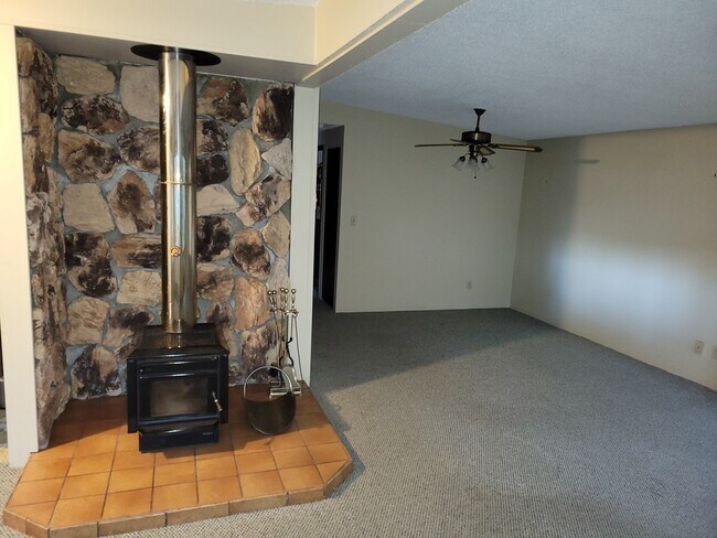 Building Photo - Smitty's RV Park