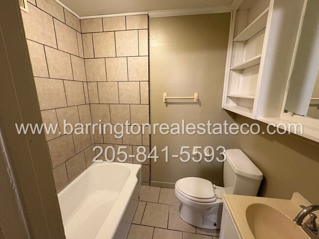 Building Photo - 513 83rd Pl S