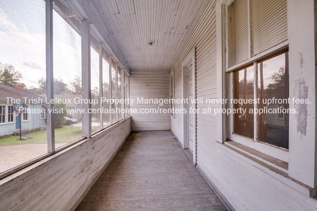 Building Photo - 2220 Elliott St