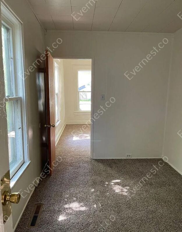 Building Photo - 1426 W Cucharras St
