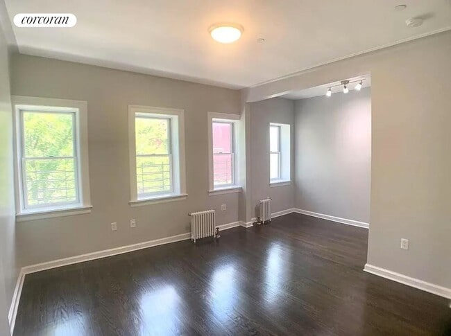 Building Photo - 498 Court St