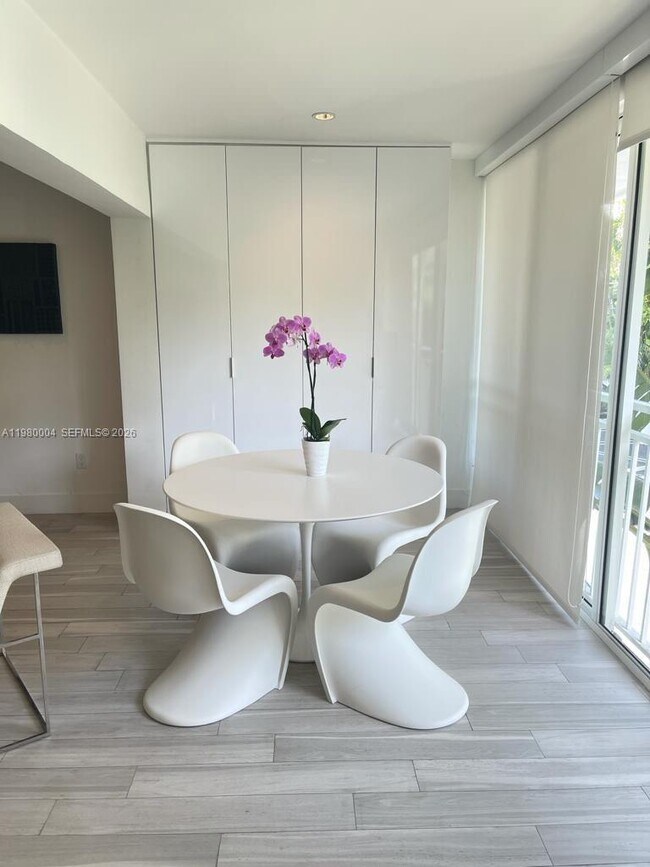 Building Photo - 260 Sunrise Dr