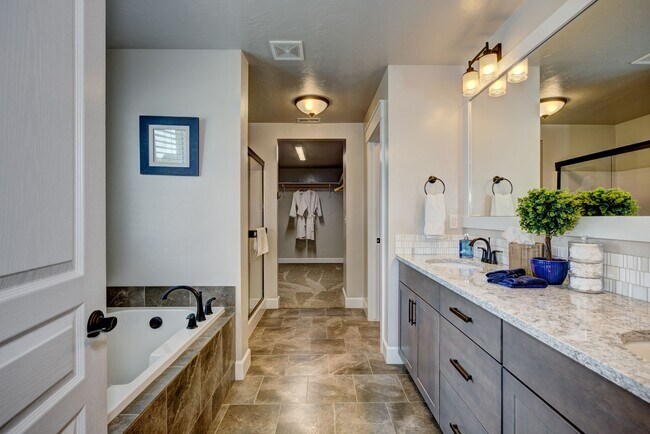 Building Photo - Beautiful Home in the Heart of Eagle