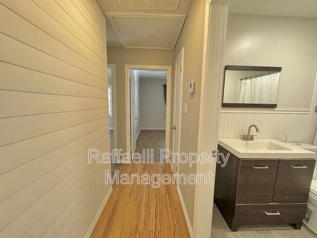 Building Photo - 3901 Wood St