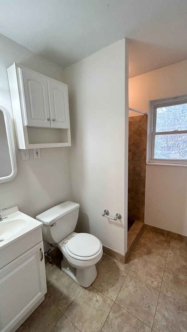 Building Photo - 1476 Lively Ridge Rd NE