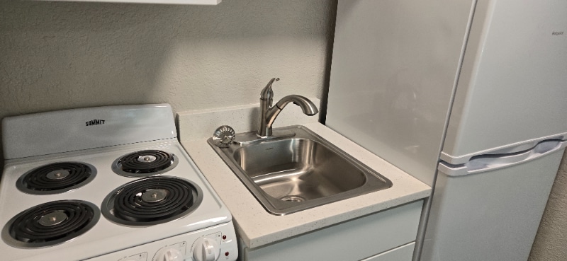 Building Photo - 1625 Kent Des Moines Rd