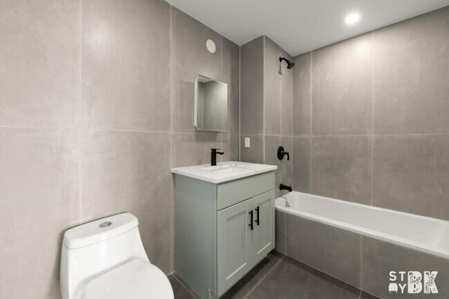 Building Photo - 2 bedroom in BROOKLYN NY 11226