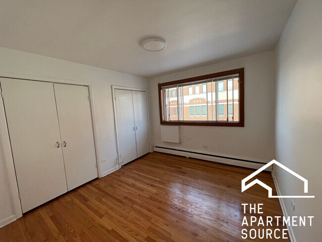 Building Photo - 1408 W Juneway Terrace