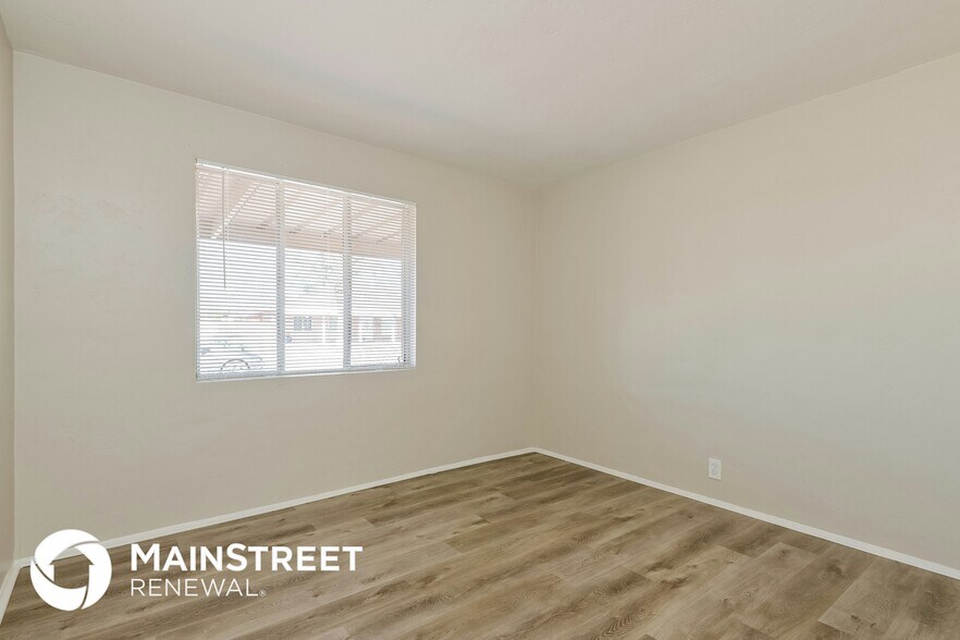 Building Photo - 5828 E Calle Silvosa