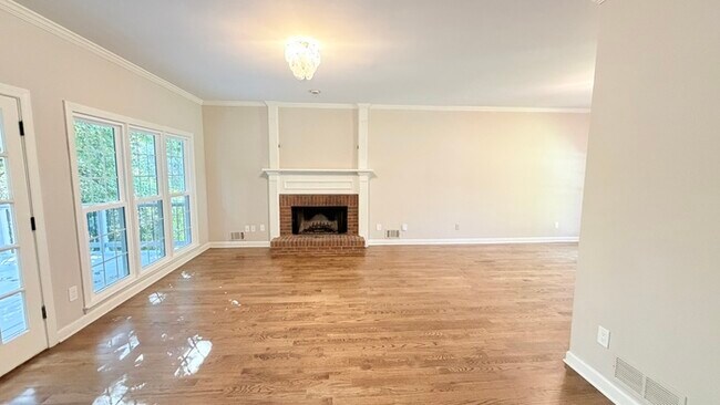 Building Photo - 10575 Aviary Dr