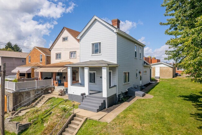 Building Photo - Beautiful 2 Bedroom home in Whitaker available February 1!