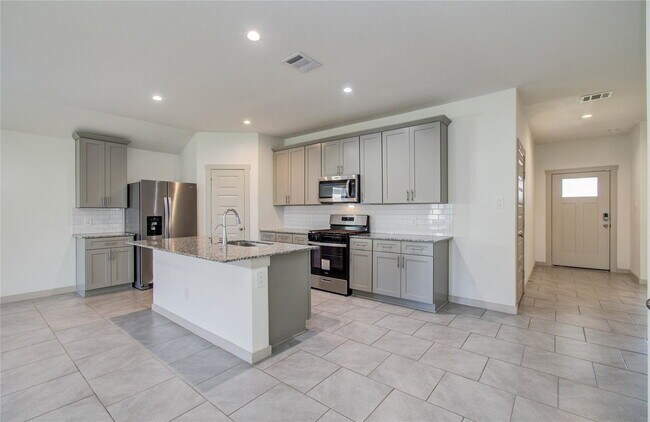 Building Photo - Natchez Trace, Fresno, TX 77545 - 4 BR 2 BA single-family home