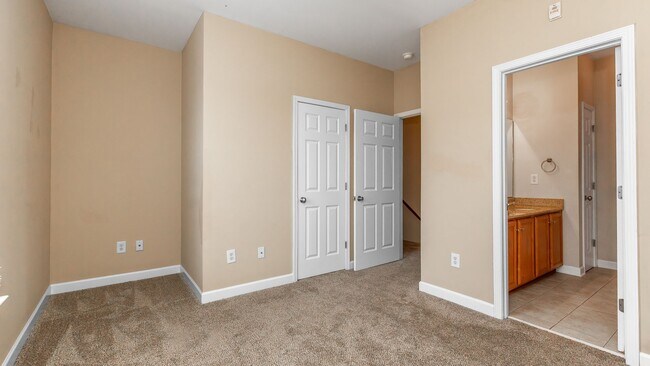 Building Photo - Located just Steps from Shopping, Dining, & Entertainment in The Market Common