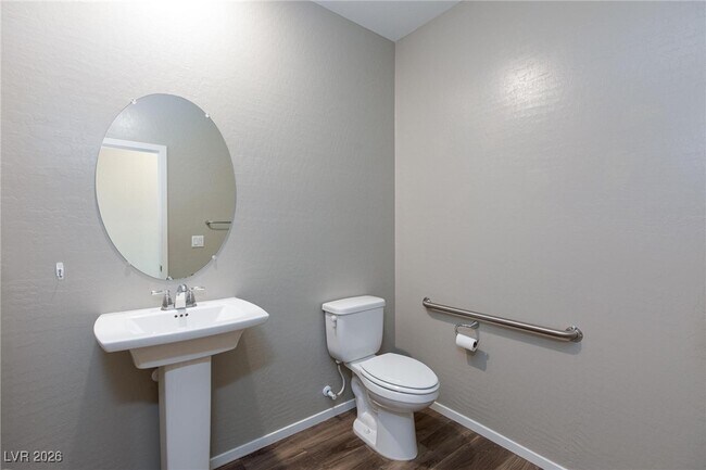 Building Photo - 544 Mossy Cup St