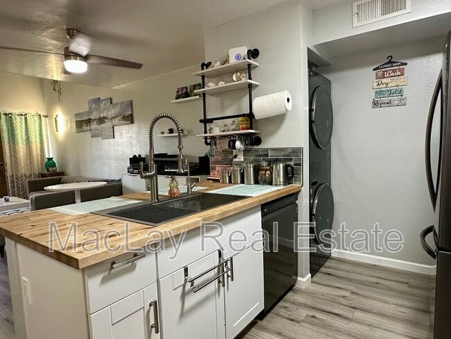 Building Photo - 4901 S Calle Los Cerros Dr