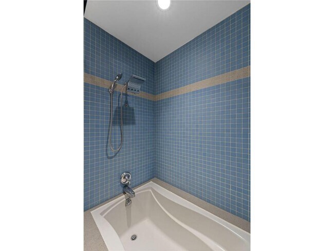 Building Photo - 601 S Marquette Ave