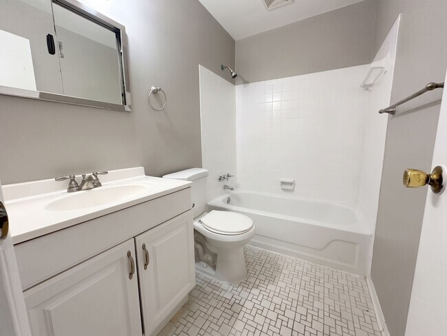 Building Photo - 15 Suntop Ct