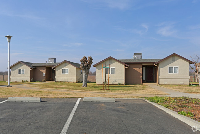 bear-creek-1509-n-plainsburg-rd-planada-ca-95365-apartment-finder