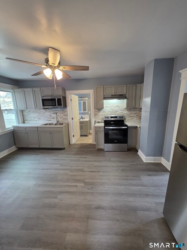 Building Photo - 31 Van Orman St