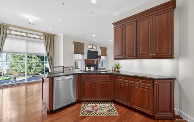 Building Photo - 702 Equestrian Way