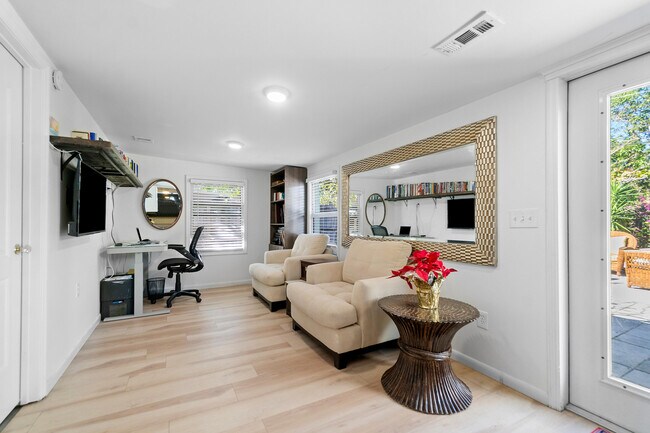 Building Photo - 321 Forsyth St