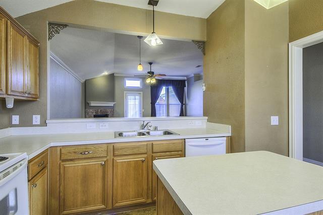 Building Photo - 718 Donny Brook Dr