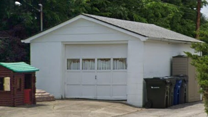 Building Photo - 2204 Winterberry Dr