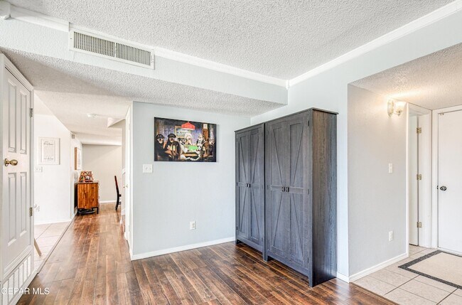 Building Photo - 12748 Tierra Pueblo Dr