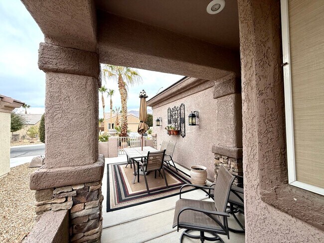 Building Photo - Great single-story two bedroom home in Sun City Aliante with golf course view