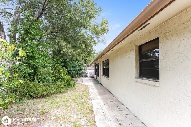 Building Photo - 9421 Ledgestone Ln