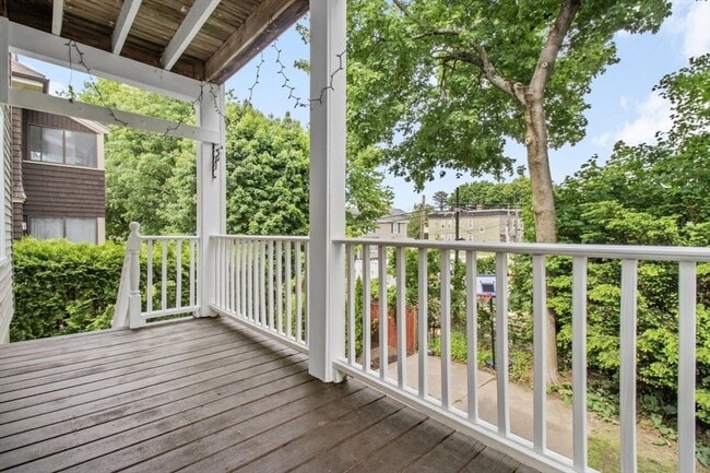 Building Photo - 44 Hillsdale St